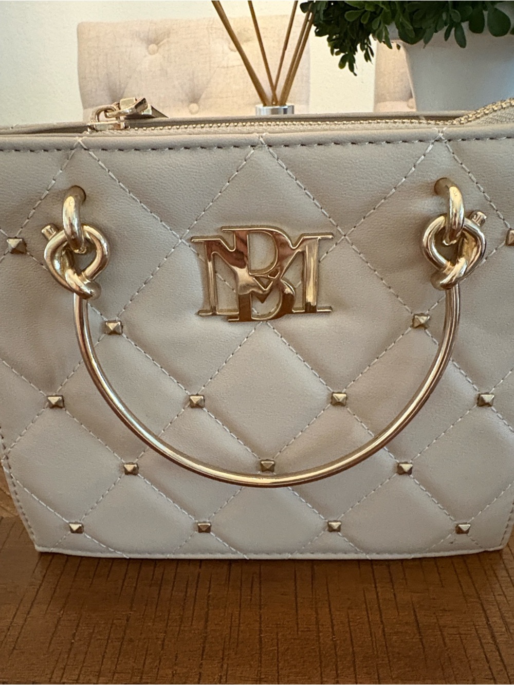 Badgley Mischka cream gold handbag - Picture 5 of 6